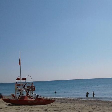 Larte Al Mare Vicino Spiaggia Con Ac E Wifi Apartment Savona Exterior photo