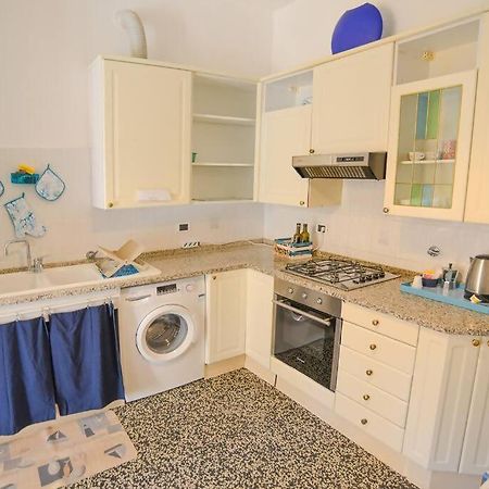 Larte Al Mare Vicino Spiaggia Con Ac E Wifi Apartment Savona Exterior photo